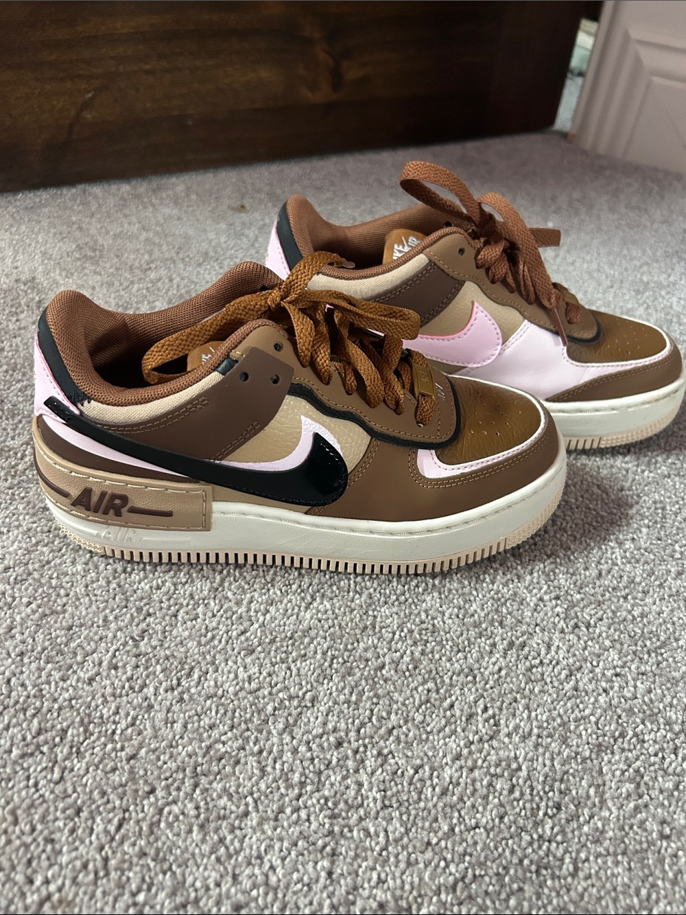 Nike Kids Brown, Pink and Black Low-Top Sneakers